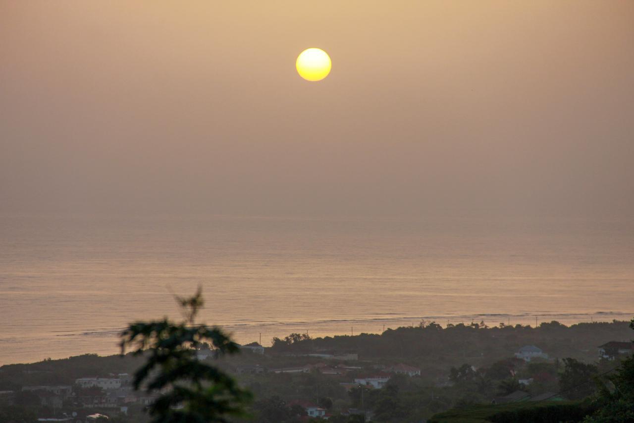 Sunshine Lodge: Your Home Away From Home Montego Bay Eksteriør bilde