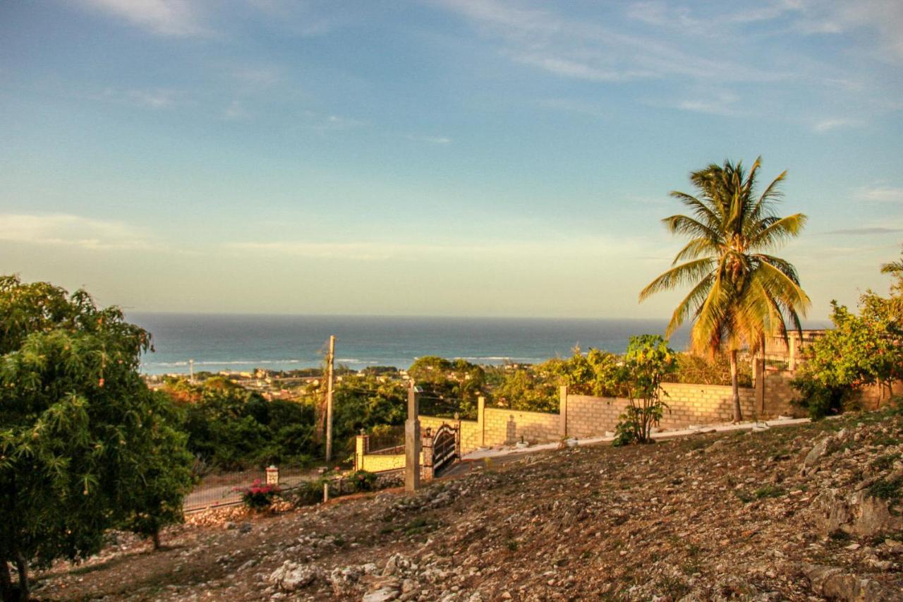 Sunshine Lodge: Your Home Away From Home Montego Bay Eksteriør bilde
