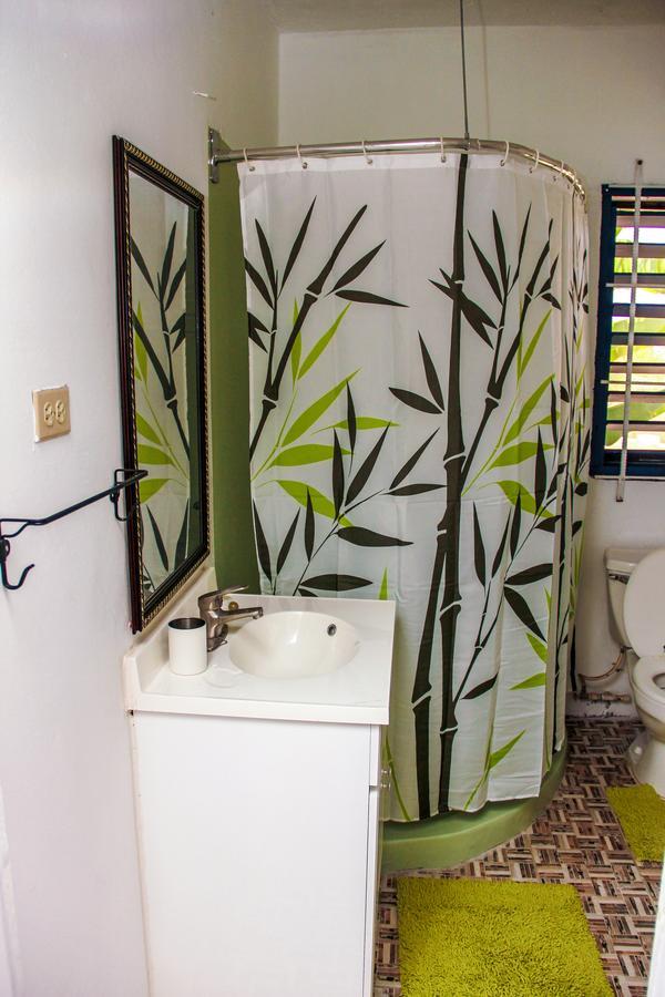 Sunshine Lodge: Your Home Away From Home Montego Bay Eksteriør bilde