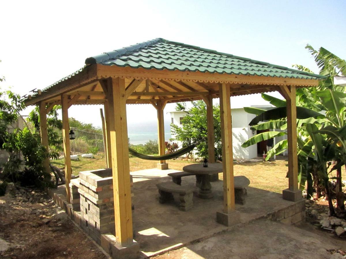 Sunshine Lodge: Your Home Away From Home Montego Bay Eksteriør bilde