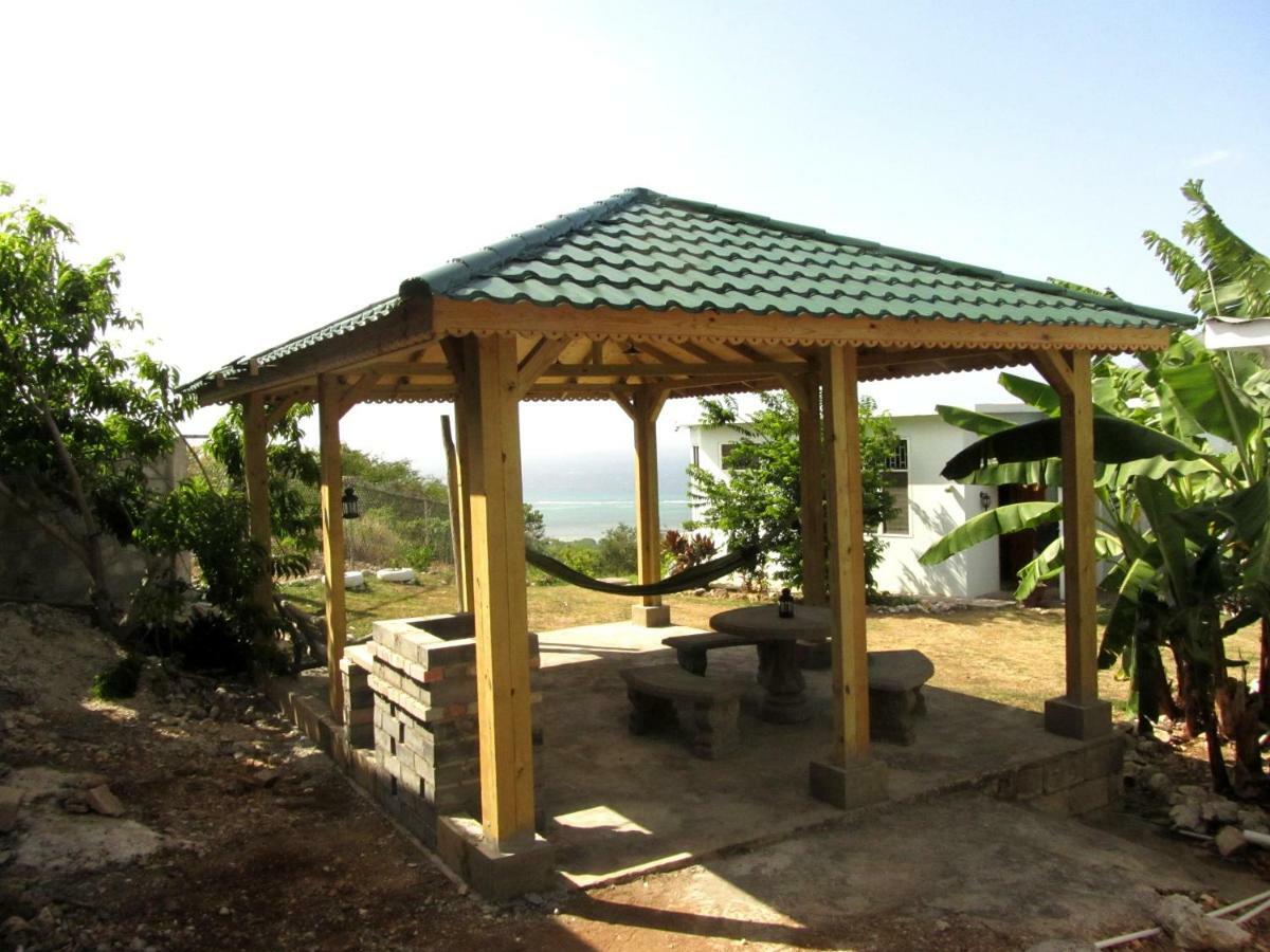 Sunshine Lodge: Your Home Away From Home Montego Bay Eksteriør bilde