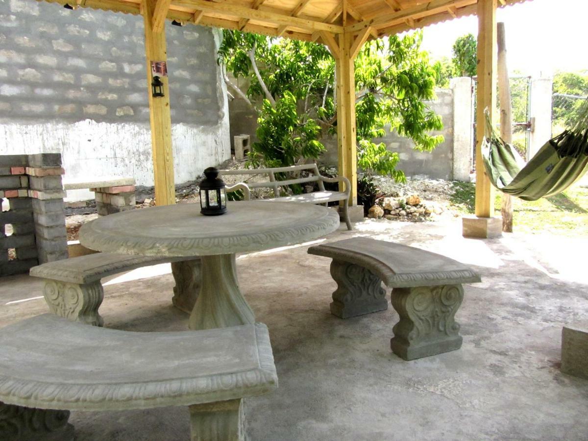 Sunshine Lodge: Your Home Away From Home Montego Bay Eksteriør bilde
